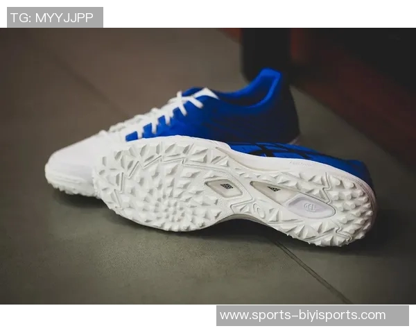 探索足球鞋tf的魅力与选择技巧，助你在球场上展现最佳表现